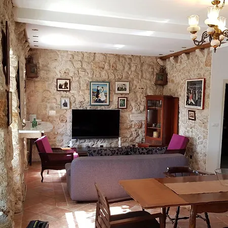 Dubrava * Ντουμπρόβνικ